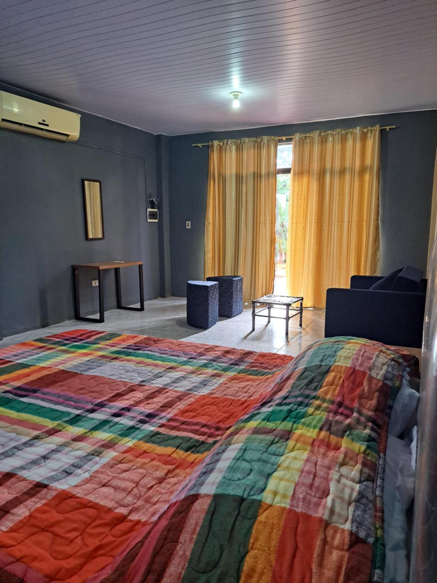 Hummingbird Hostel Ciudad del Este Ngoại thất bức ảnh