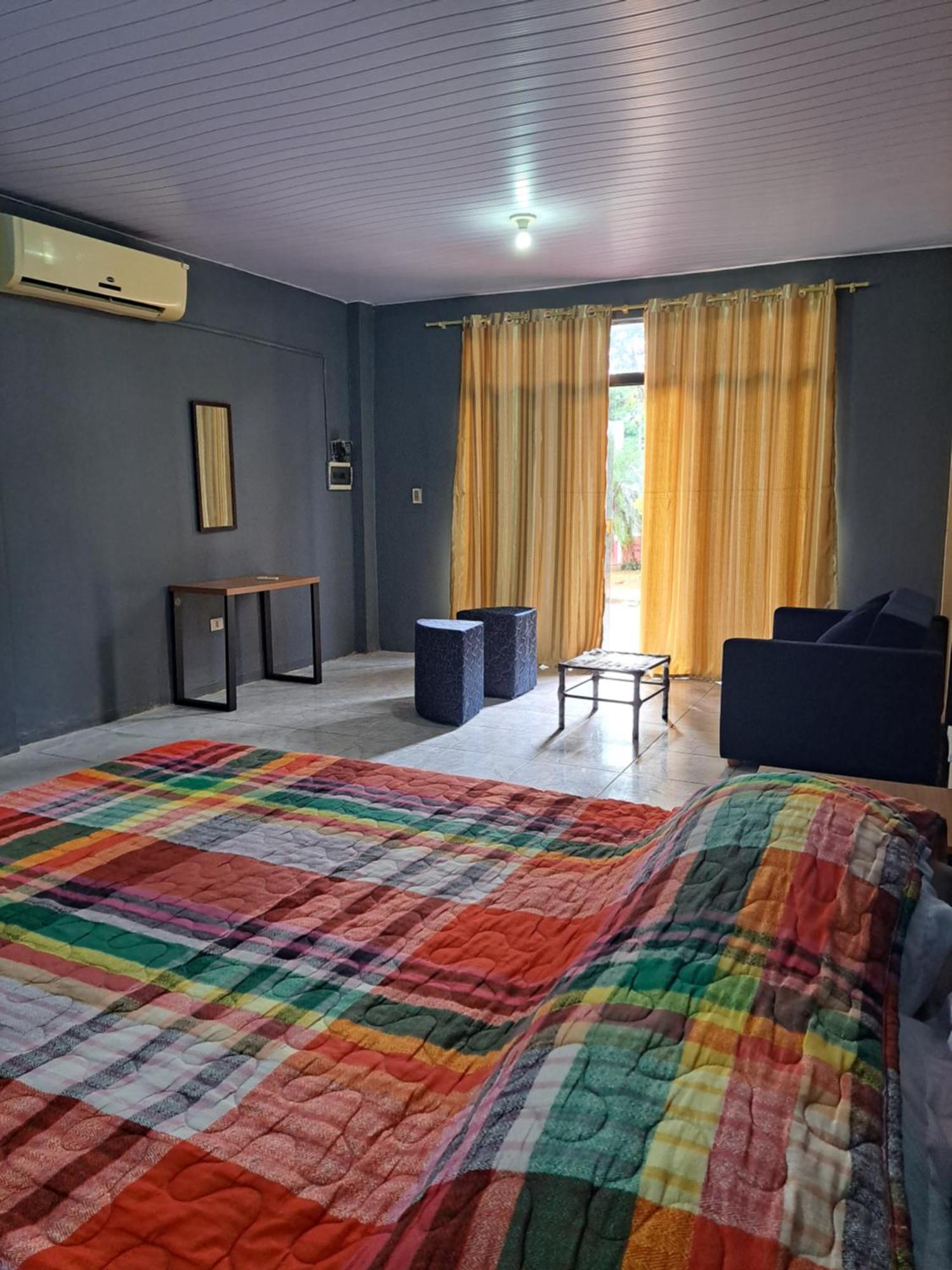 Hummingbird Hostel Ciudad del Este Ngoại thất bức ảnh