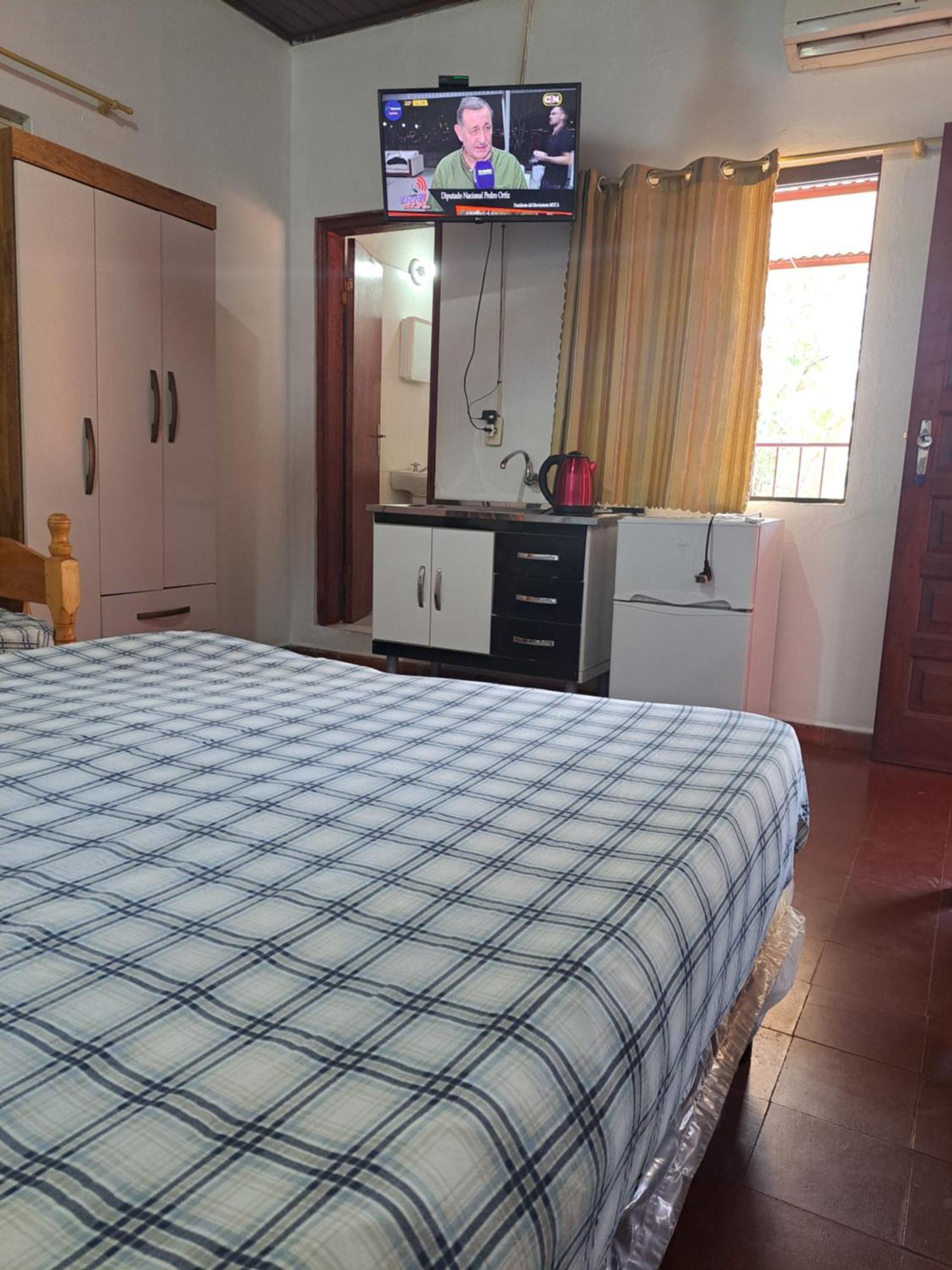 Hummingbird Hostel Ciudad del Este Ngoại thất bức ảnh