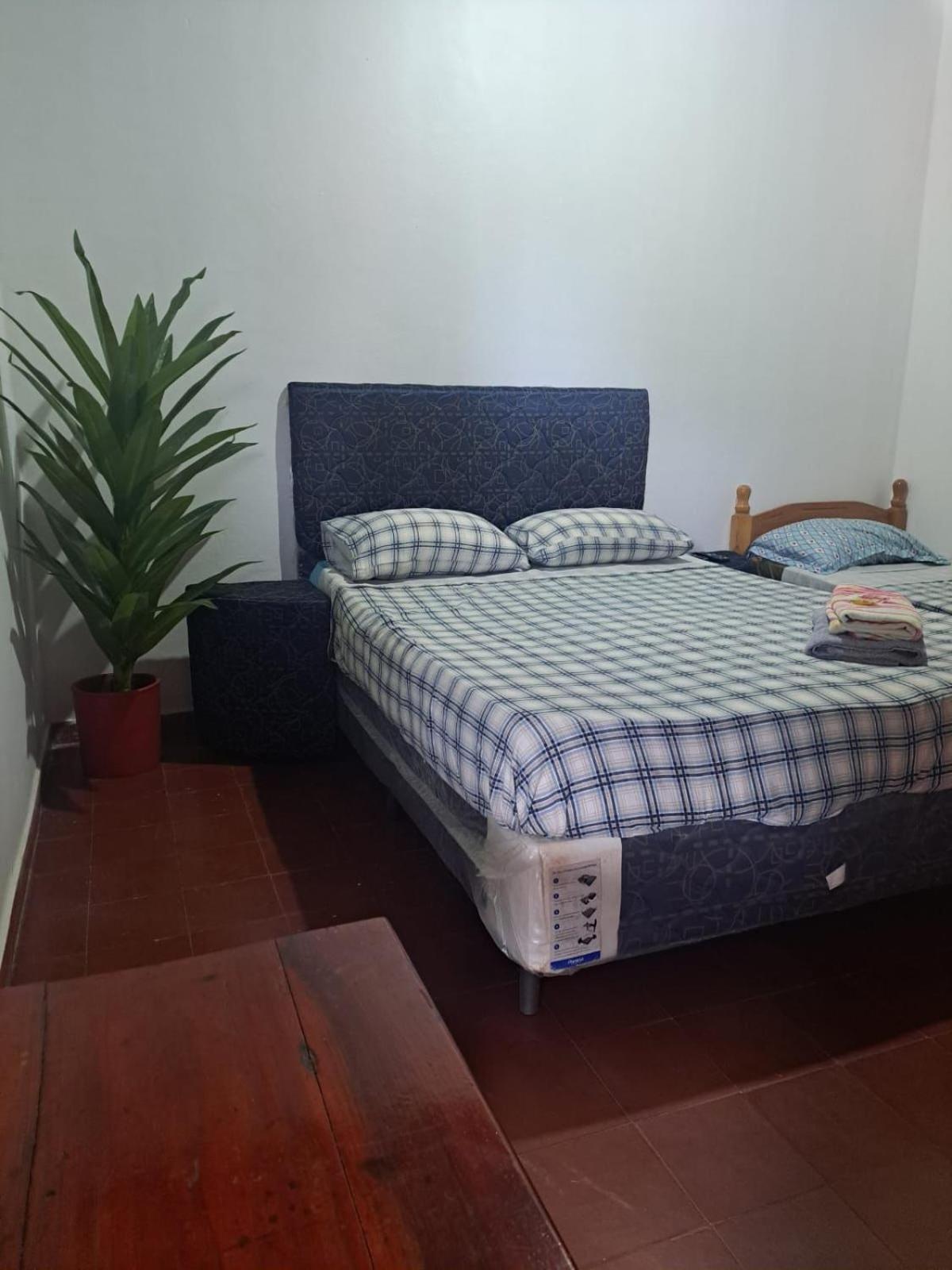 Hummingbird Hostel Ciudad del Este Ngoại thất bức ảnh