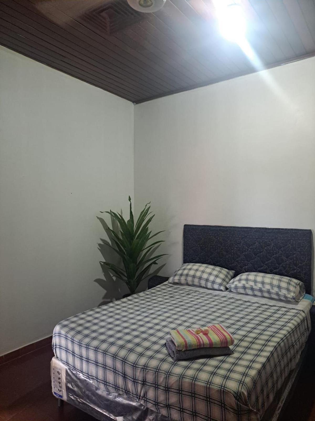 Hummingbird Hostel Ciudad del Este Ngoại thất bức ảnh
