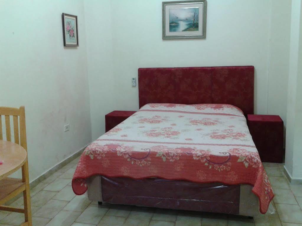 Hummingbird Hostel Ciudad del Este Ngoại thất bức ảnh